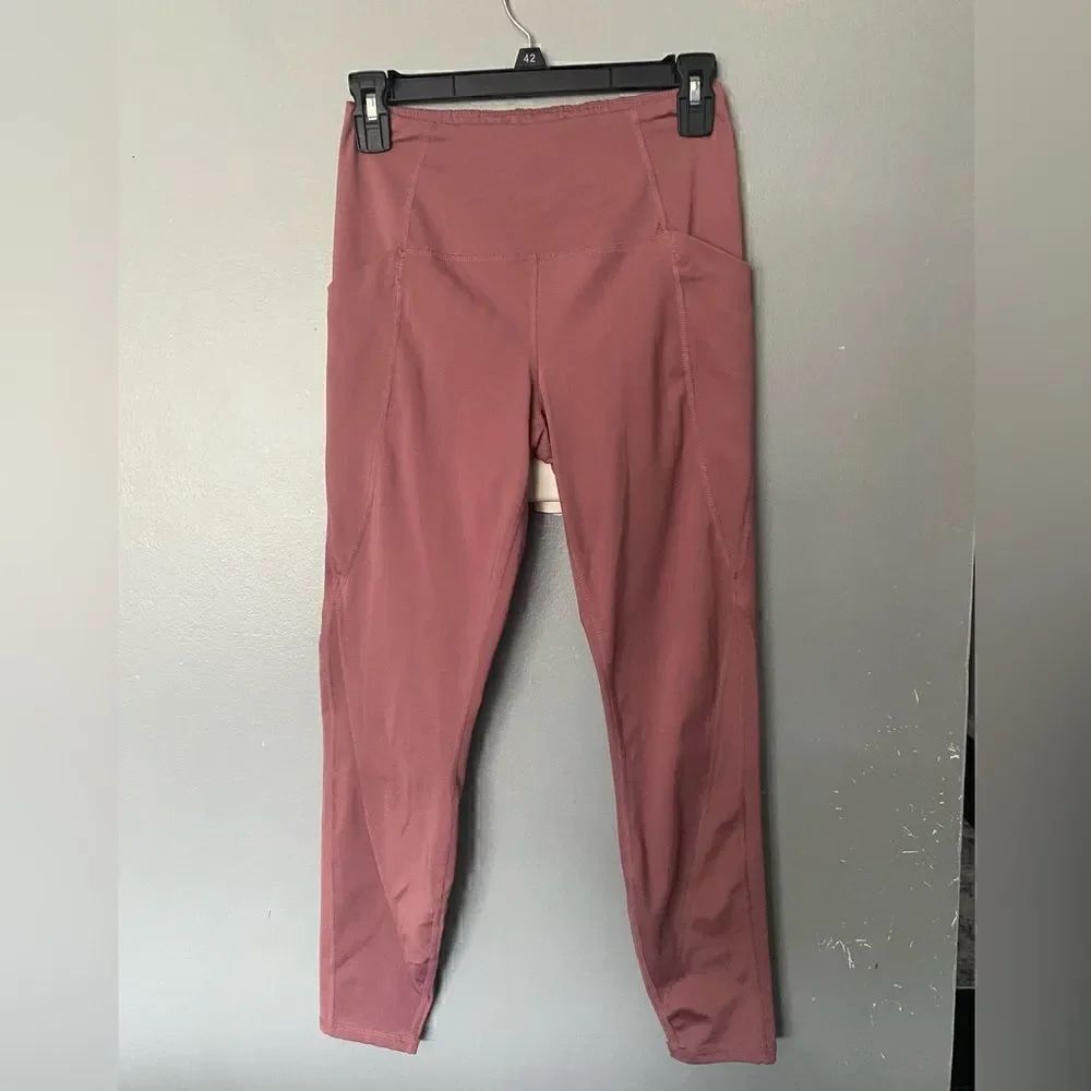 Velocity athletic leggings with pockets size small